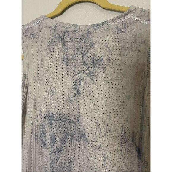 Lululemon Train to Be Tank Tie Dye Blue White Size Large - Picture 6 of 6